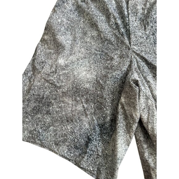 LULUEMON Men's Gray White Patterned Shorts Size Medium - Picture 7 of 9